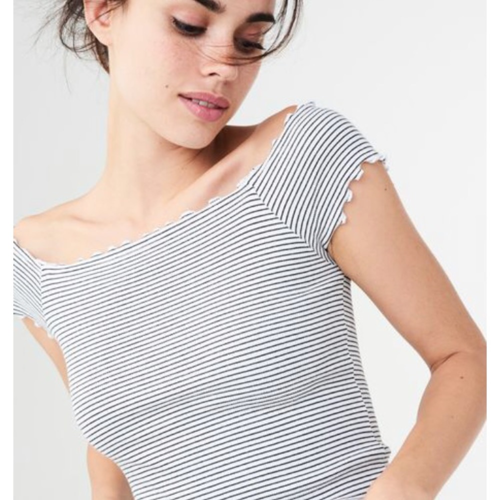 ‼️Off the shoulder striped shirt‼️